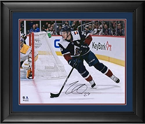 Nathan Mackinnon Colorado Avalanche încadrat Autografat 16 X 20 Fotografie de patinaj Navy Jersey - Fotografii NHL autografate